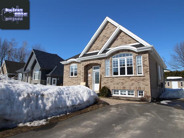 Property 1422 Rue Du Pere-Florian-Bournival main img