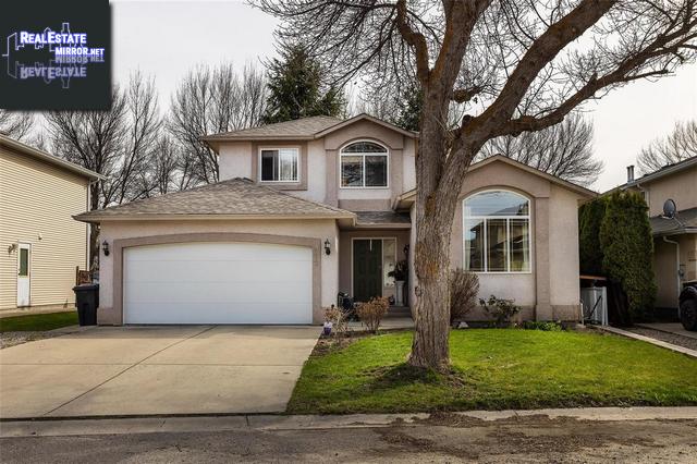 Property 312 Phipps Crescent main img