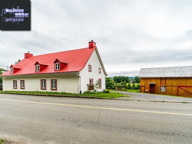 Property 7650z Av. Royale main img