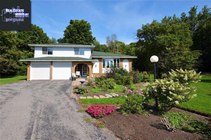Property 3010 Moodie Drive main img