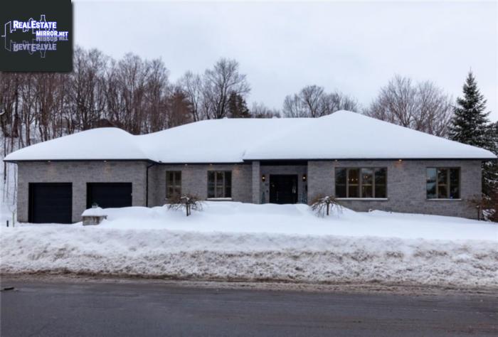 Property 47 Rothwell Drive main img