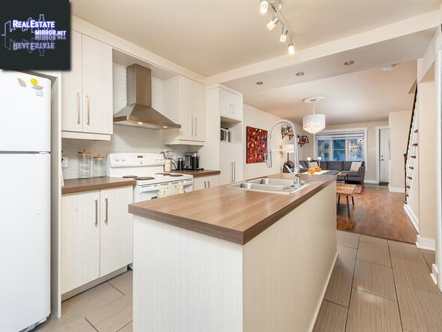 Property 3769 Rue Des Sources main img