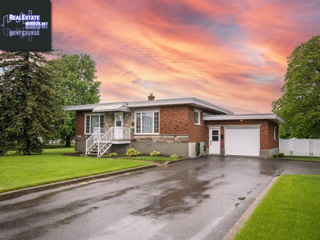 Property 1111 Rue Notre-Dame main img