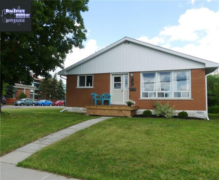 Property 465 Raglan Street N main img