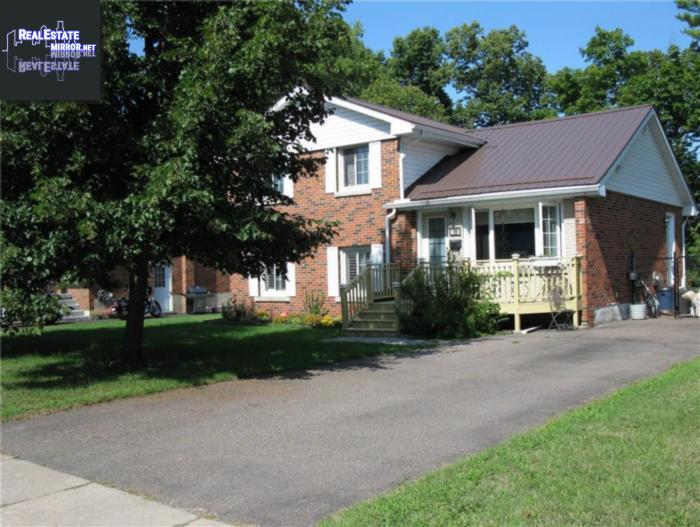 Property 398 Charles Avenue main img