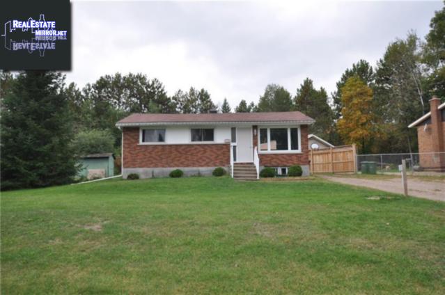 Property 779 Pinegrove Crescent main img