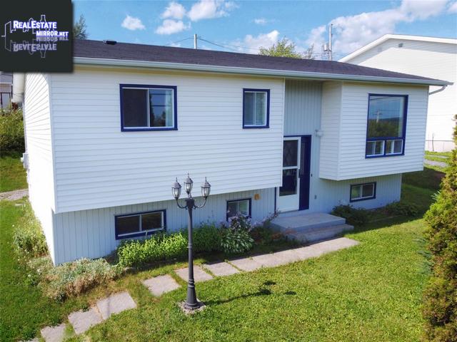 Property 8 Moores Road main img