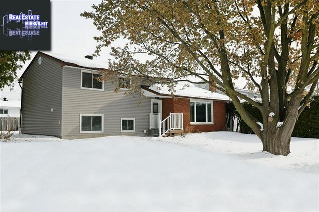 Property 741 Stiles Crescent main img