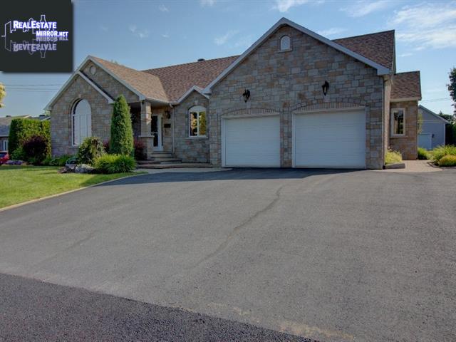 Property 895 Rue Robert main img