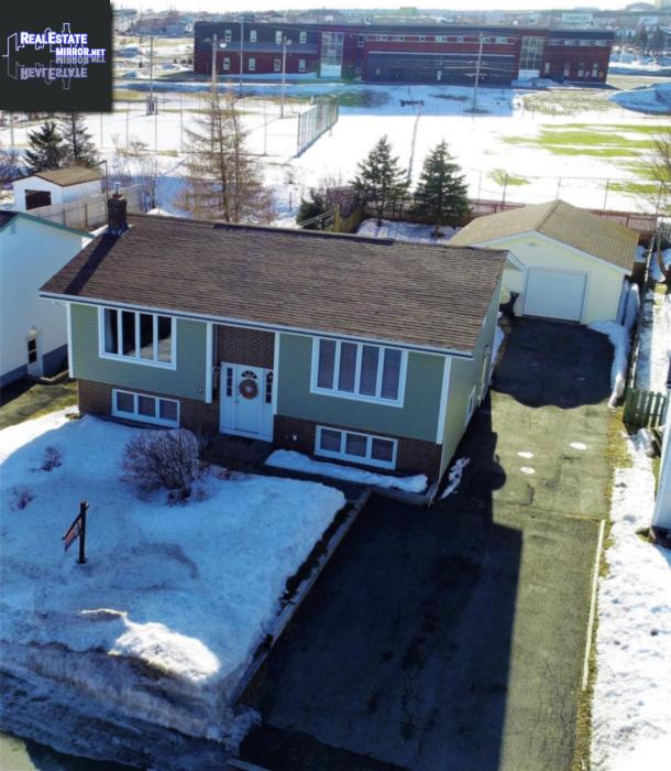 Property 7 Moores Drive main img