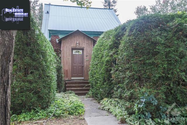 Property 242 Greensway Avenue main img