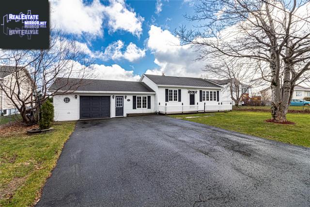 Property 45 Penetanguishene Road main img
