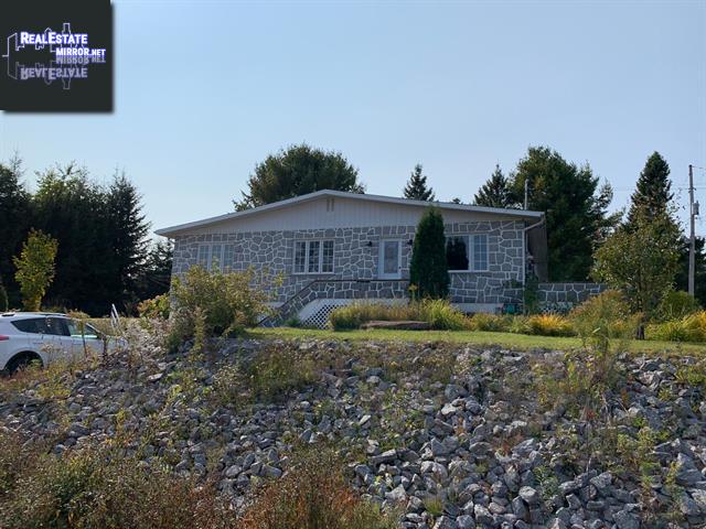 Property 234-236 Av. Des Pensees main img