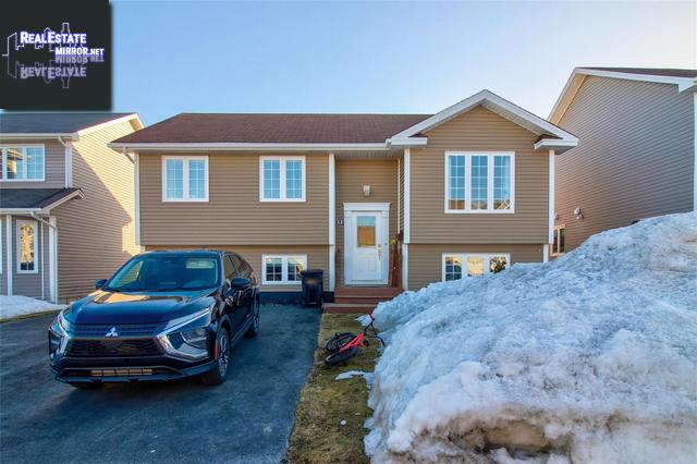 Property 32 Brad Gushue Crescent main img
