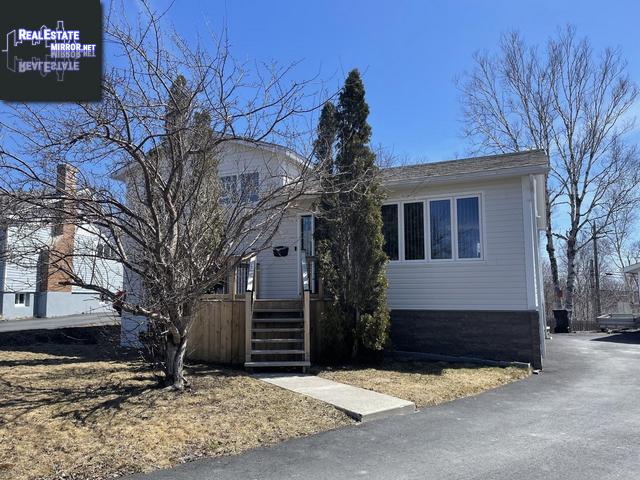 Property 17 Brown Crescent img1