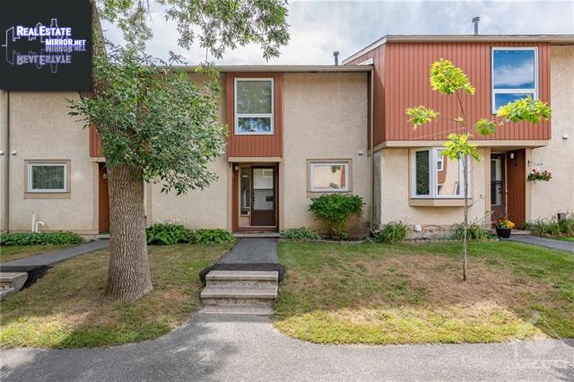 Property 35 Woodfield Drive Unit#D main img