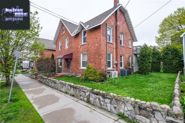 Property 11 Sherbrooke Avenue main img