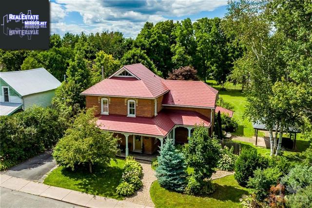 Property 350 Almonte Street main img