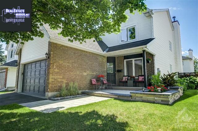 Property 779 Beauregard Crescent main img