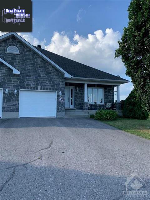 Property 737 Des Chenes Street main img