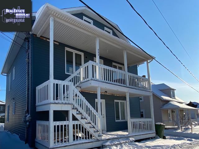 Property 251-253 Rue St-Jacques main img
