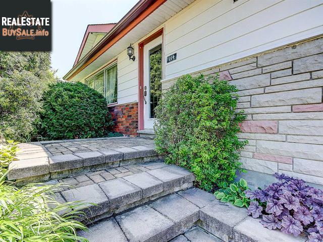 Property 114 Rue Du Pere-Marquette img1
