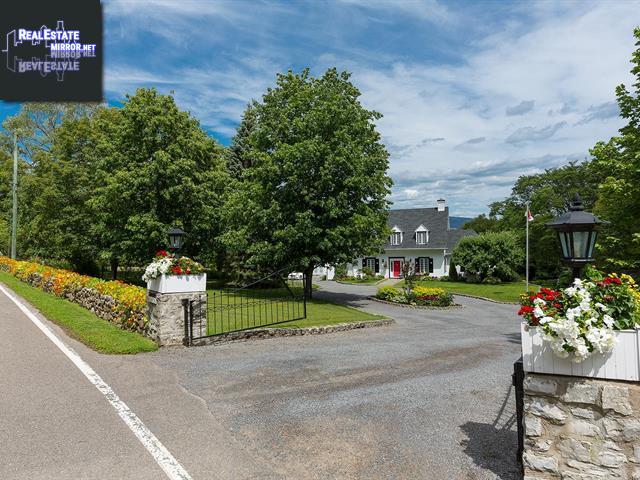Property 465 Ch. Des Falaises main img