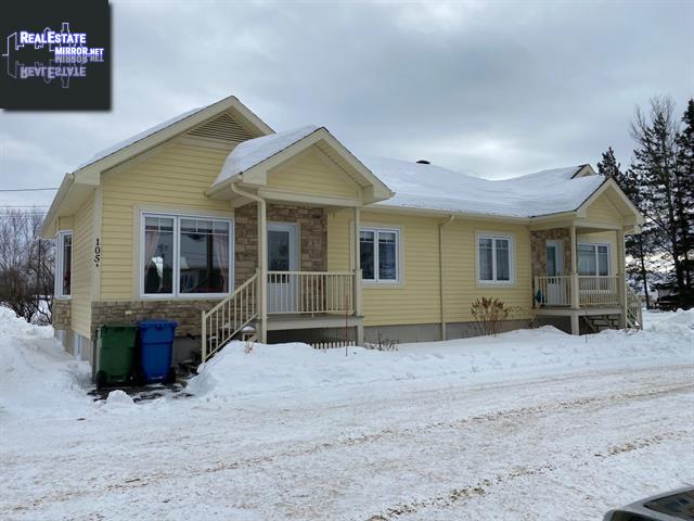 Property 105a-105b Av. Commerciale main img