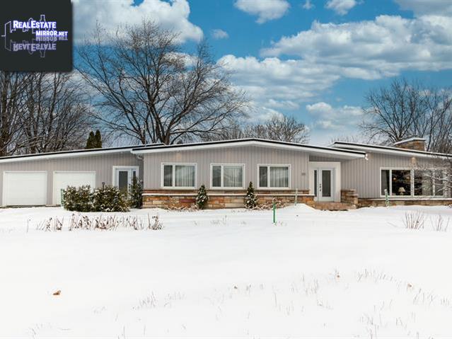 Property 185 Handfield Circle main img