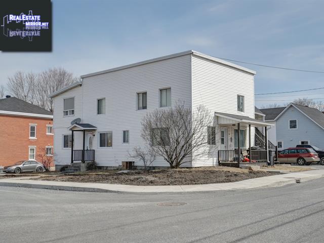 Property 489-493 Rue Cowie main img