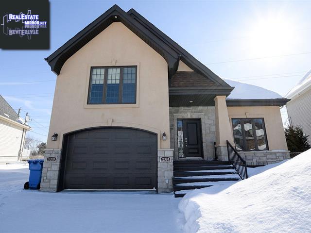 Property 2359-2361 Crois. Francois-Villon main img