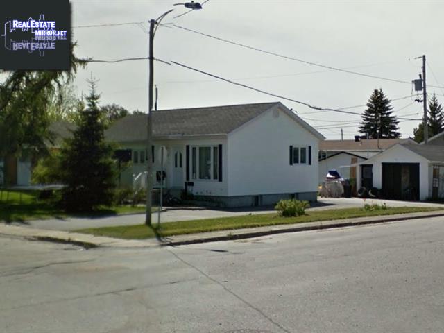 Property 341 3e Rue E. main img