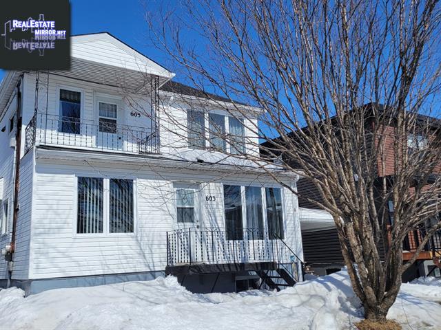 Property 603-605 Rue Taschereau E. main img
