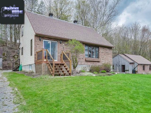 Property 19 Ch. Du Mont-Des-Cascades main img