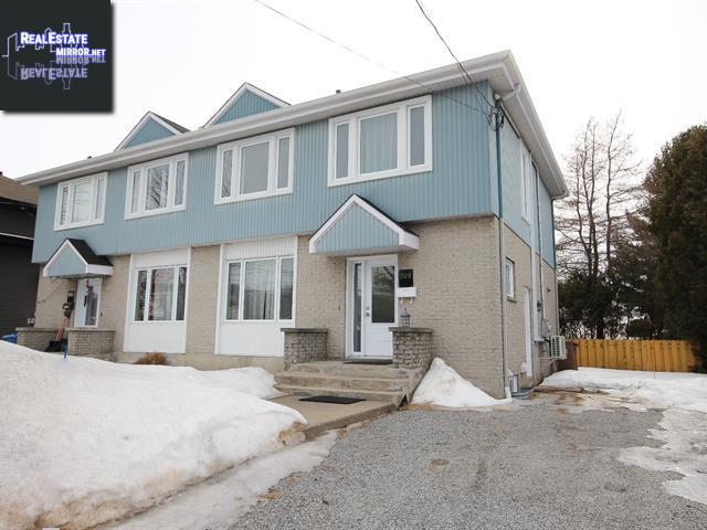 Property 702 Rue Bernard-Pilon main img