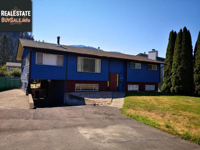 Property 1207 Okanagan Ave img1