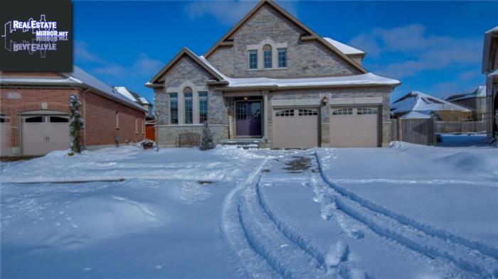 Property 3186 Pincombe Drive main img