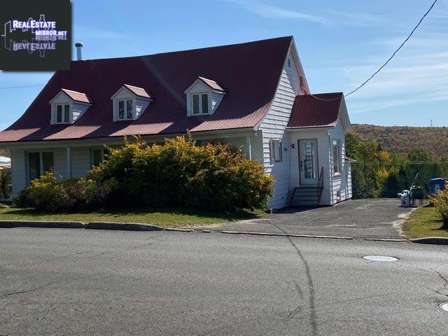 Property 3480 Av. Royale main img