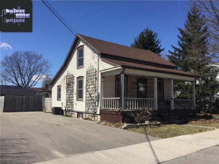Property 248 John Street S main img