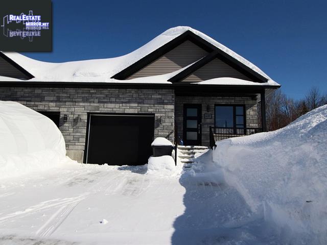 Property 685 Av. Des Dalles main img