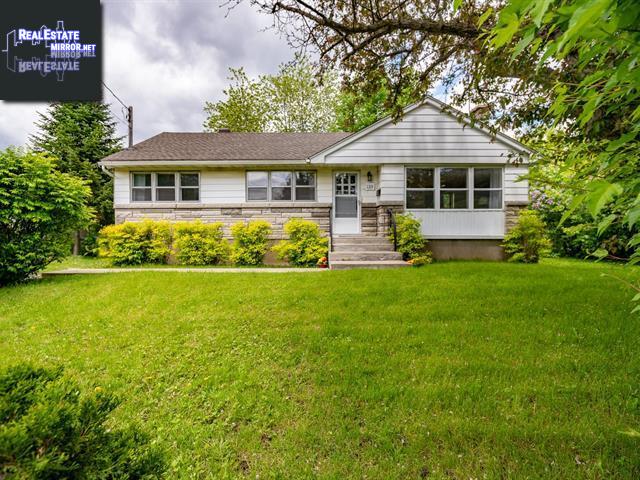 Property 135 Rue Sherbrooke main img