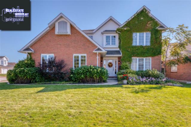 Property 3061 Maidstone Crescent main img