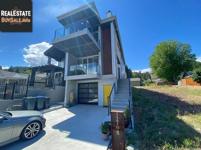 Property 12208 Lakeshore Drive img1