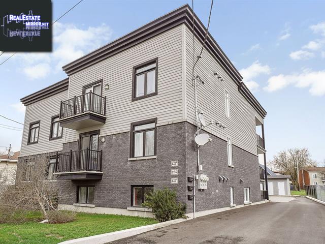 Property 235-235b Av. Dargenteuil main img