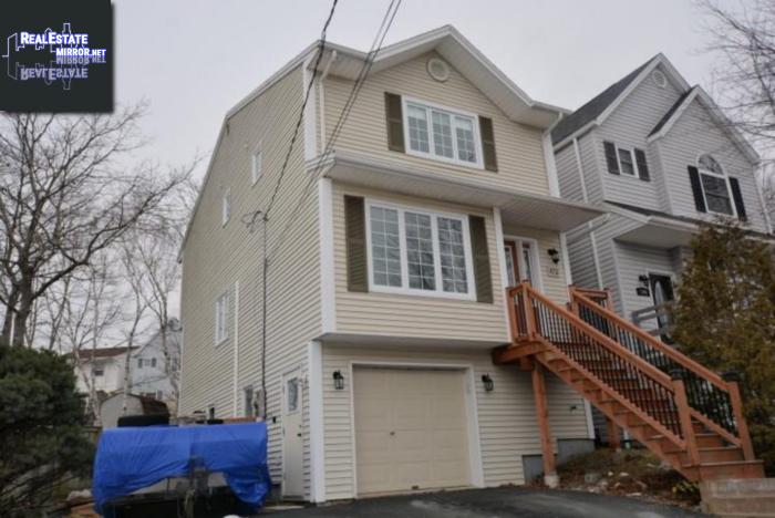 Property 102 Duffus Drive main img