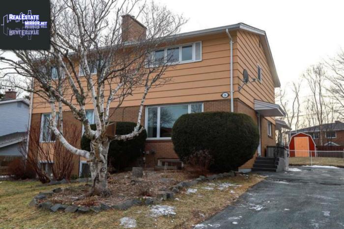 Property 24 Simcoe Place main img
