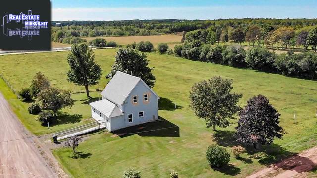 Property 33 Country Lane main img