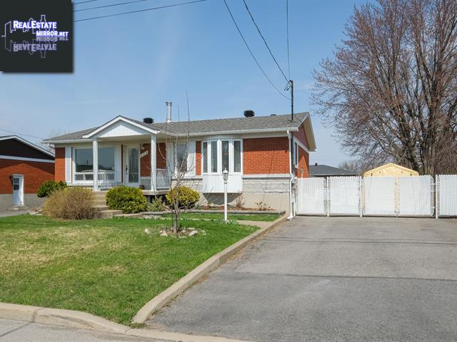 Property 129 Rue St-Jacques main img