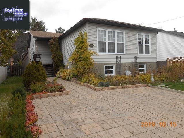 Property 1998 Hebert main img