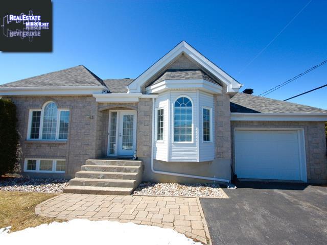 Property 743 Rue St-Clement main img